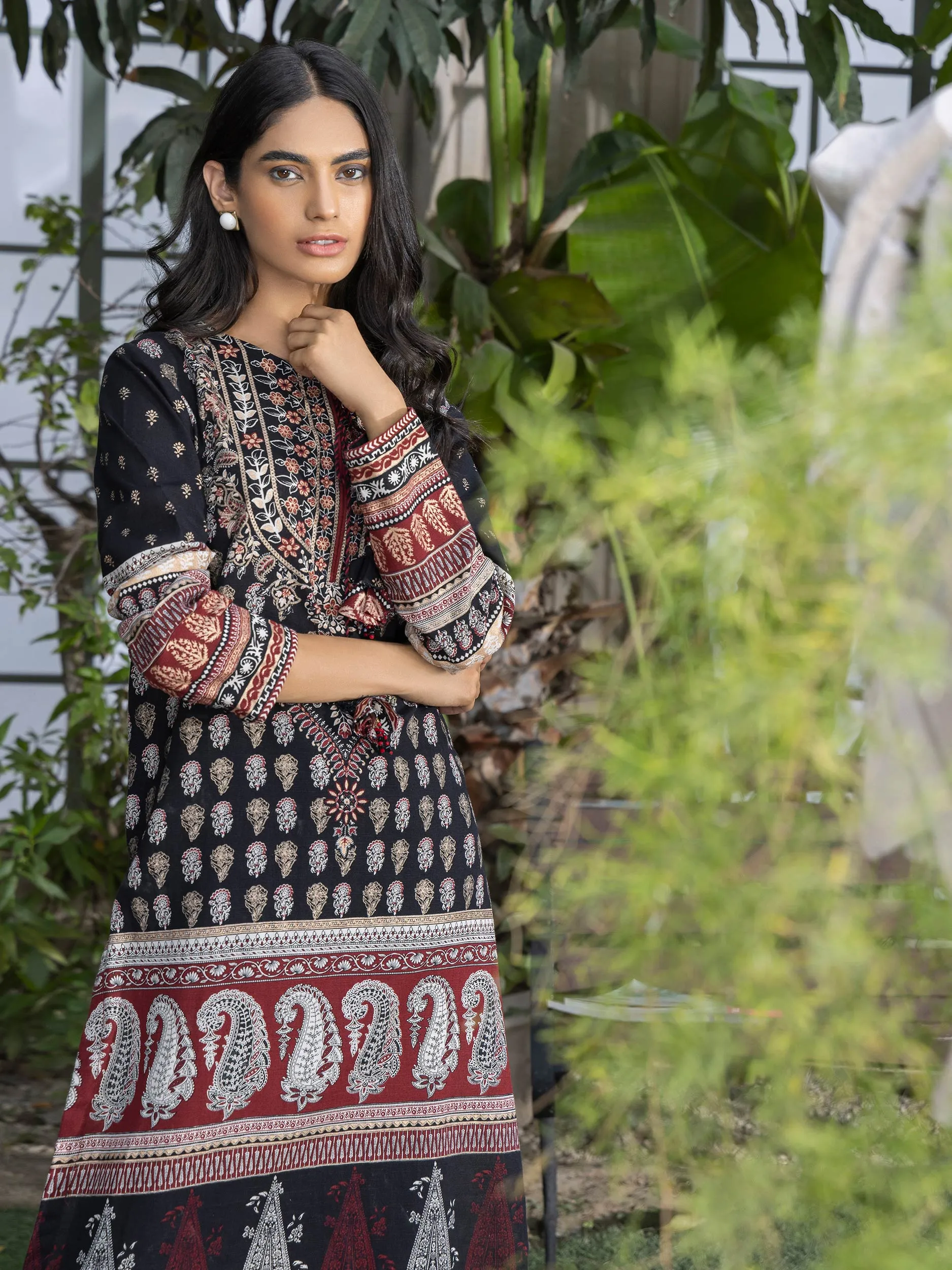 2 Piece Khaddar Suit-Embroidered (Pret)