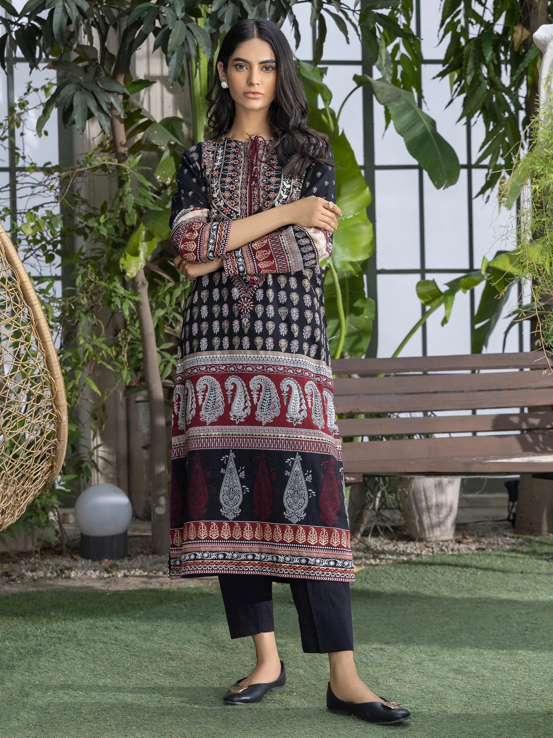 2 Piece Khaddar Suit-Embroidered (Pret)