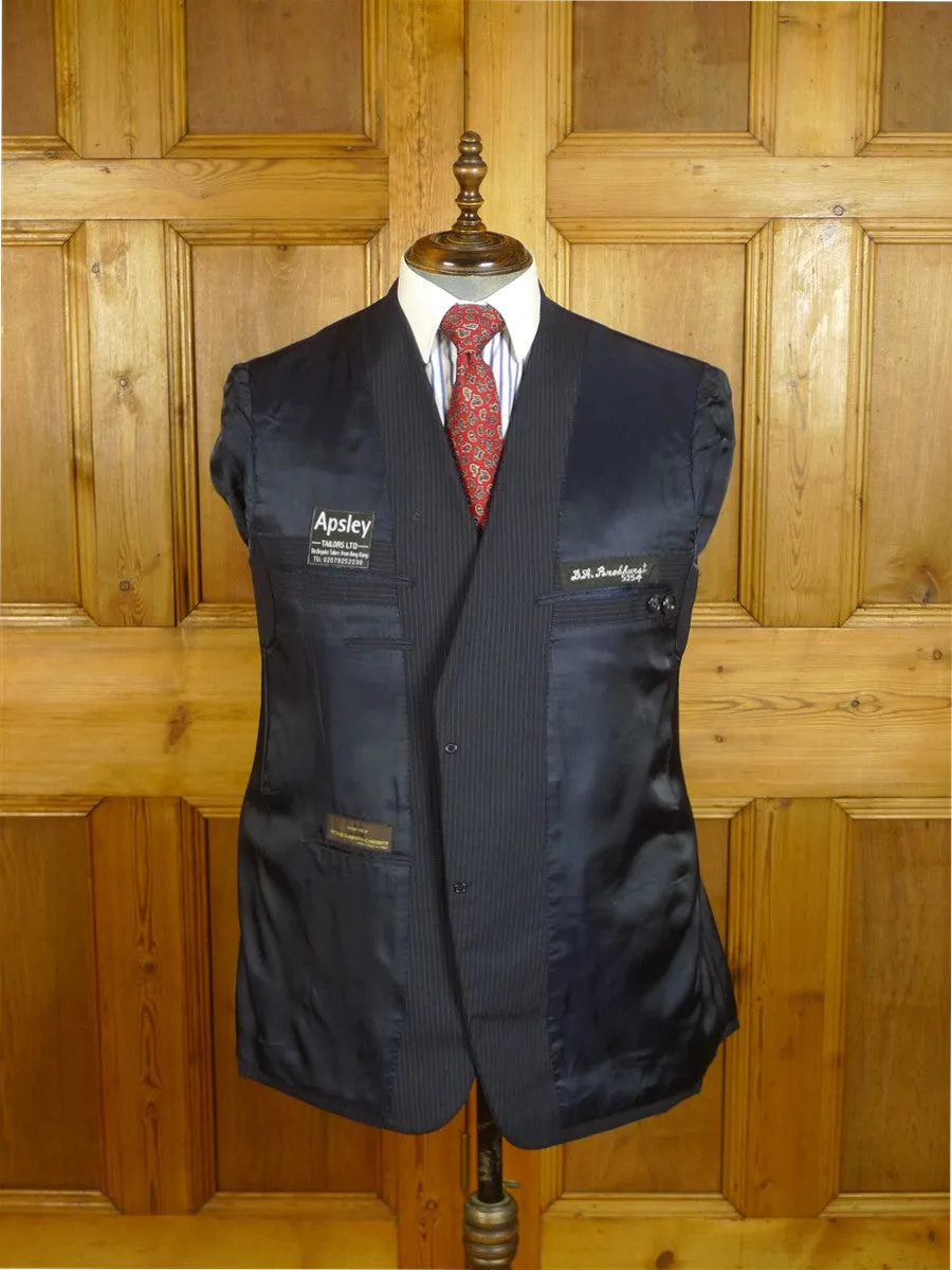 24/0595 immaculate apsley mayfair bespoke 2009 super 120s wool navy blue pin-stripe suit 42 short