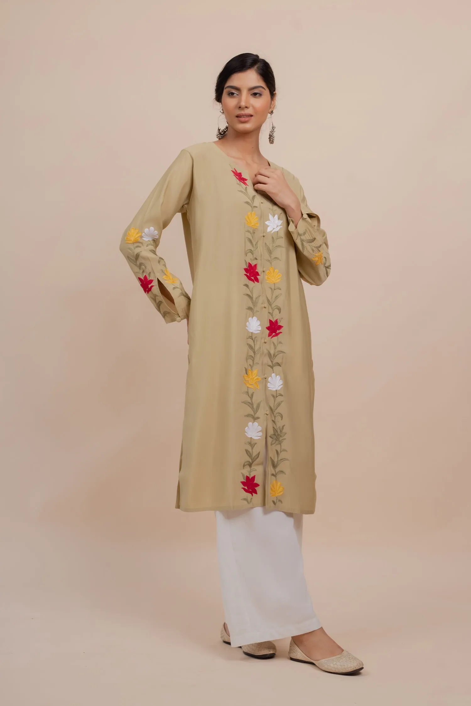 Falak Kashmiri Long Kurta In Beige Muslin With Aari