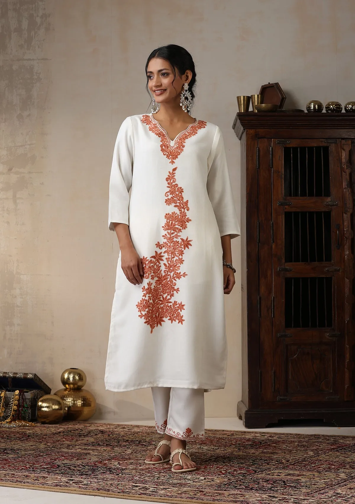 HOC Crafts Woollen Aari Embroidered Solid Women's 2 PC Long Kurta Set - White