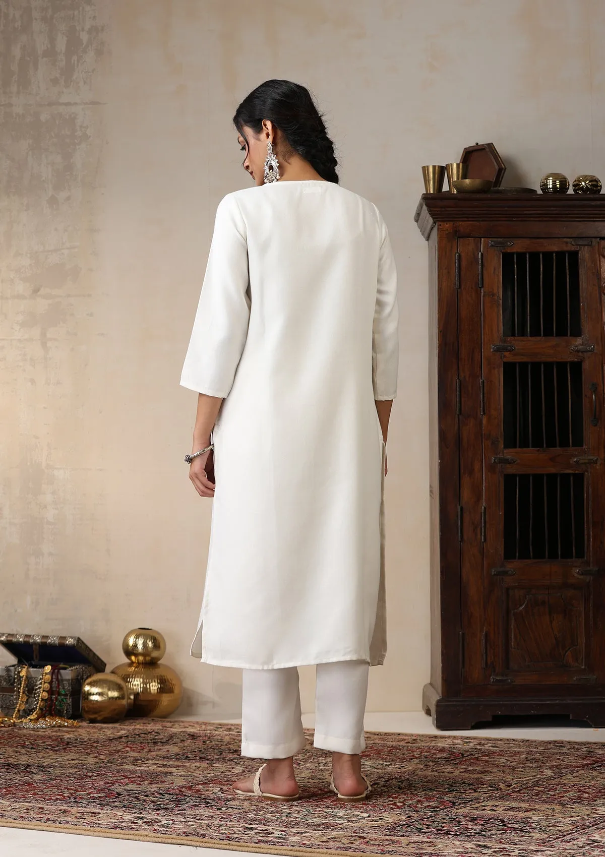 HOC Crafts Woollen Aari Embroidered Solid Women's 2 PC Long Kurta Set - White