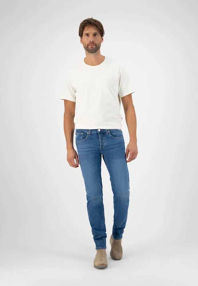 MUD JEANS Dunn low tapered jeans pure blue men