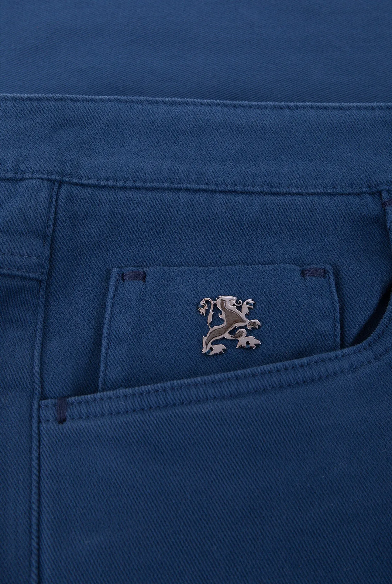 Slim Fit Jeans with Art Express Knot Embroidery